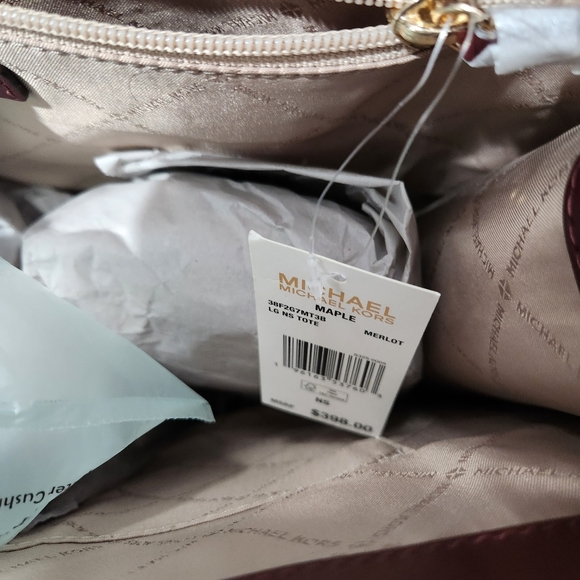 Michael Kors Maple Large NS Signature Tote. NWT - Picture 11 of 12